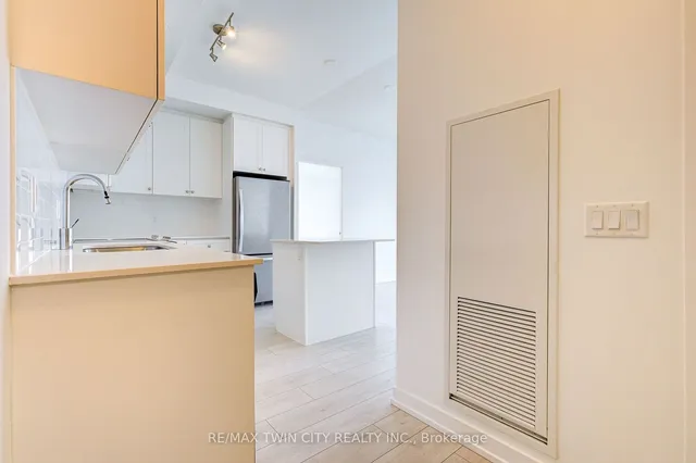 Additional image 6 of 55 Duke St Unit 1701
