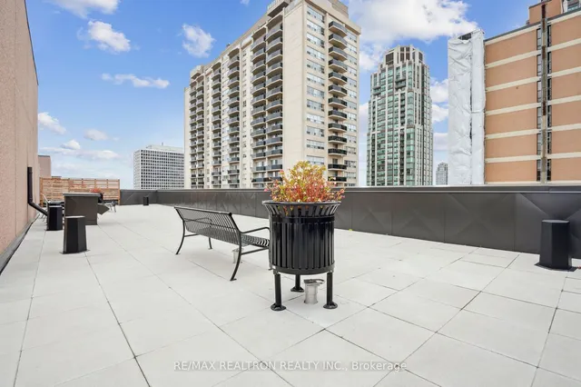 Additional image 28 of 449 Walmer Rd Unit 401