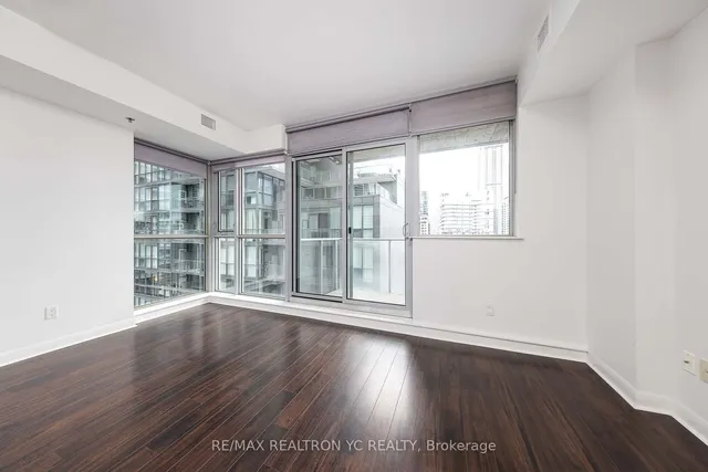 Additional image 22 of 375 King St Unit 1403