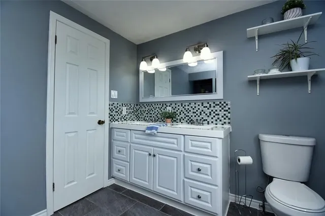 Additional image 30 of 244 MICHENER Cres