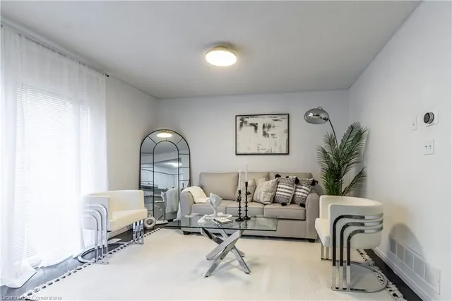 Additional image 9 of 310 Fallowfield Dr