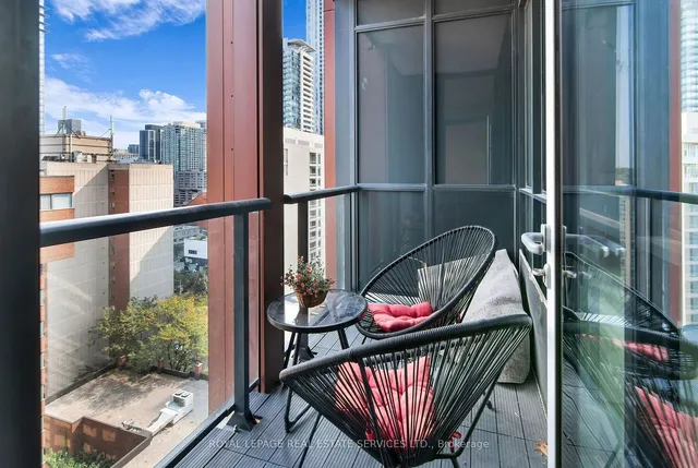 Additional image 13 of 32 Davenport Rd Unit 1405