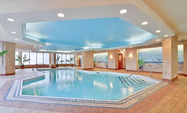 Additional image 28 of 633 Bay St Unit 721