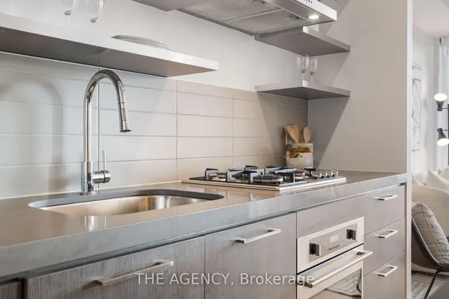 Additional image 11 of 560 King St Unit 1011