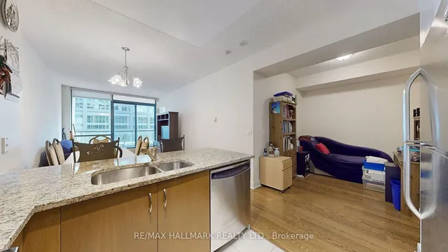 Additional image 7 of 438 King St Unit 414