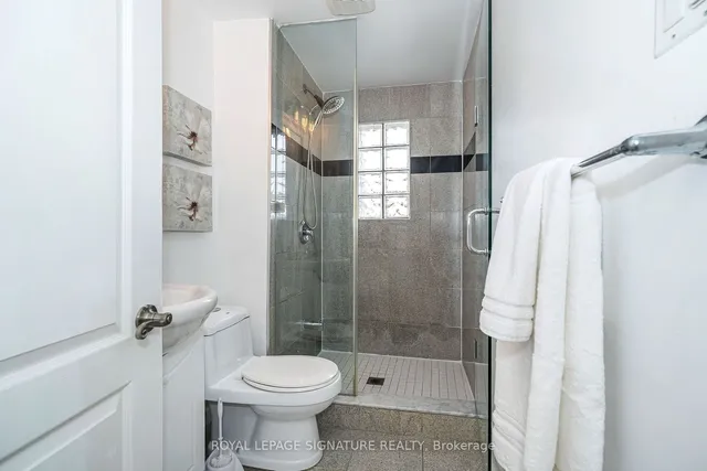 Additional image 17 of 181 Earlscourt Ave