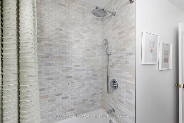 Additional image 34 of 121 Perry Cres