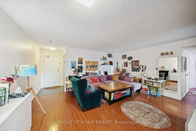 Additional image 8 of 633 Bay St Unit 1407