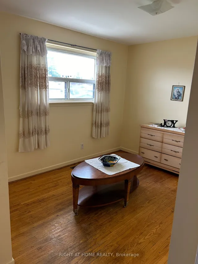 Additional image 15 of 65 Primula Cres