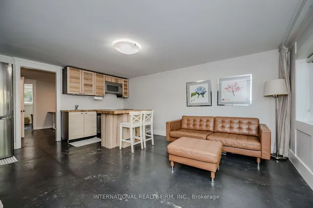 Additional image 31 of 76 Thirty Fifth St