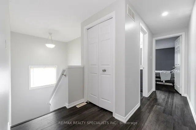 Additional image 12 of 50 Howe Dr Unit 8A