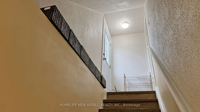 Additional image 33 of 227 Hollyberry Tr