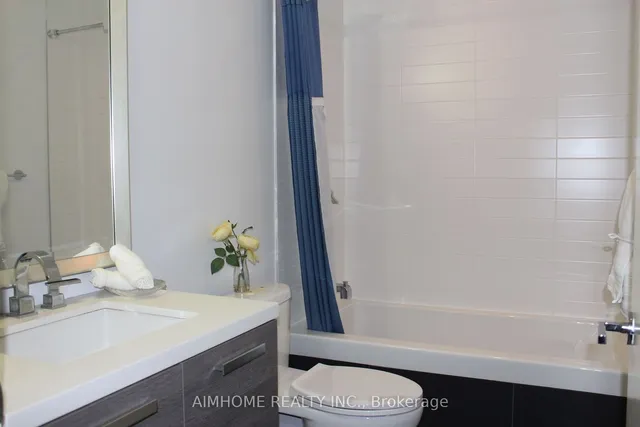 Additional image 17 of 224 King St Unit 1003