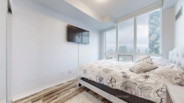 Additional image 11 of 16 Yonge St Unit 2207