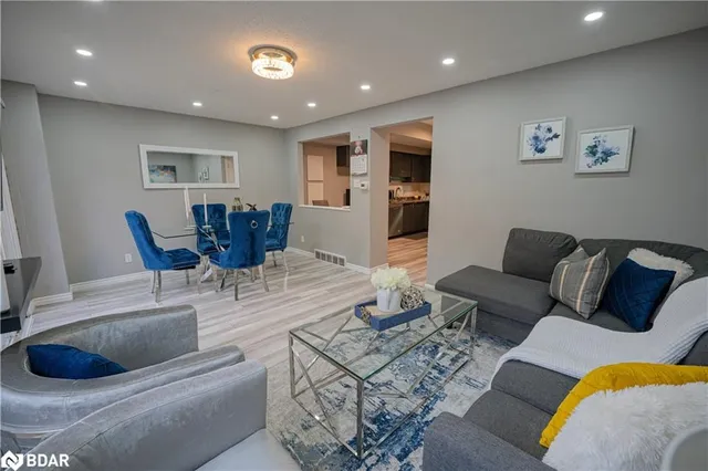 Additional image 8 of 92 Highland Cres