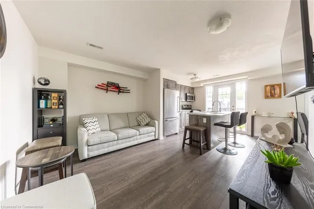 Additional image 6 of 1989 Ottawa St Unit 17E