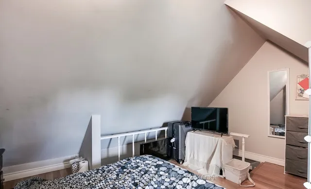 Additional image 23 of 176 Rosemount Ave