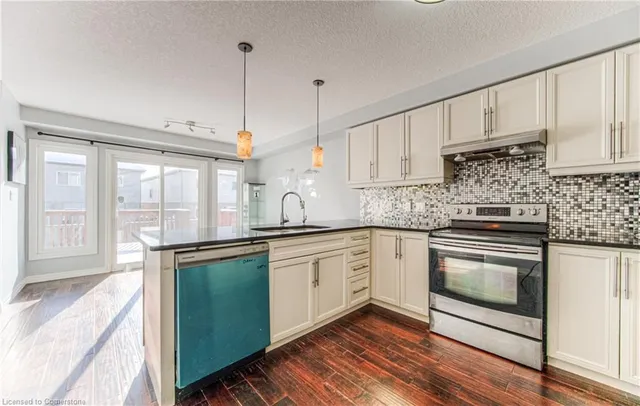 Additional image 24 of 35 Sassafras St