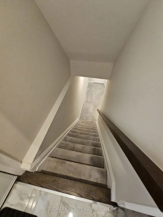 Additional image 3 of 23 Forfar Ave