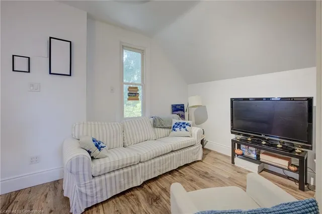 Additional image 29 of 52 Henry St