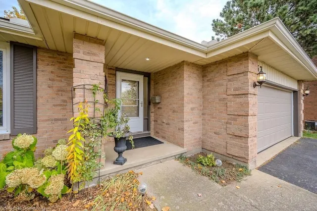 Additional image 5 of 57 Tinatawa Crt