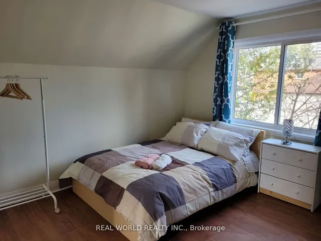 Additional image 24 of 46 Connaught Ave