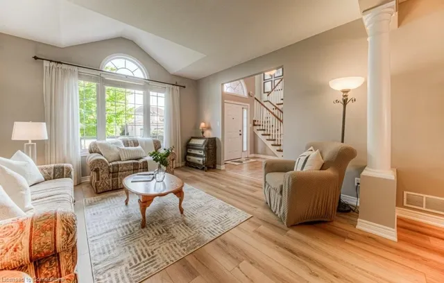 Additional image 10 of 55 Wagon St