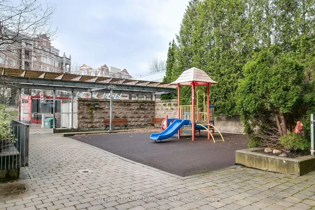 Additional image 35 of 2662 Bloor St Unit 713