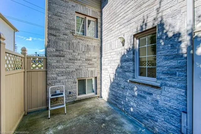 Additional image 7 of 1941 Ottawa St Unit 12A