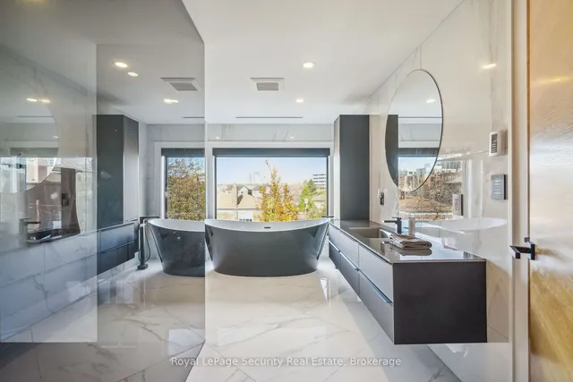 Additional image 26 of 24 Carousel Crt