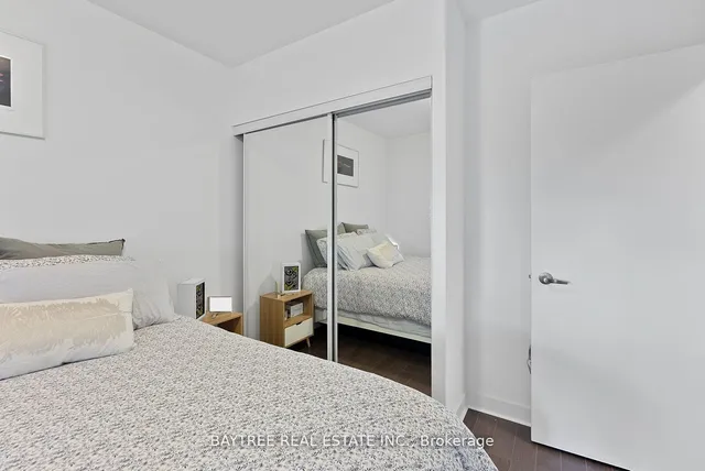 Additional image 19 of 58 Orchard View Blvd Unit 304