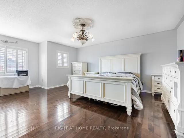 Additional image 19 of 34 Loggerhead Grve