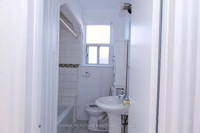 Additional image 28 of 124 North Woodrow Blvd