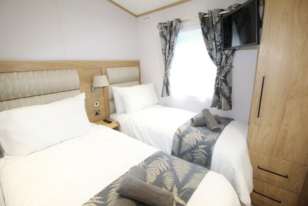 Additional image 8 of Lake View, Brokerswood Holiday Park, Brokerswood