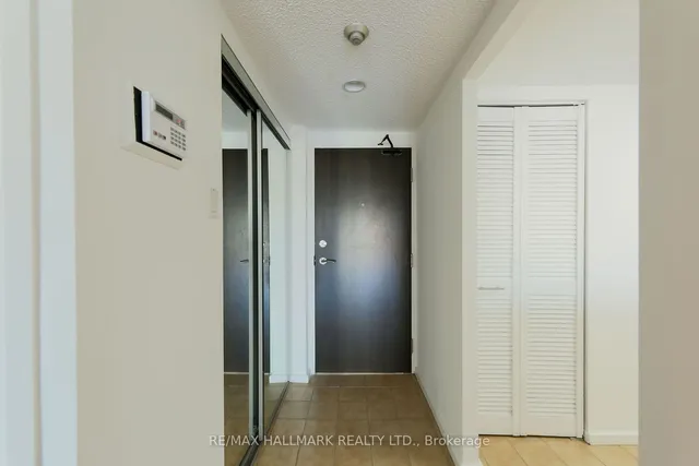 Additional image 3 of 15 Maitland Pl Unit 905