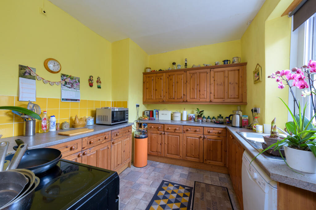 Additional image 6 of Leigh Road, Street