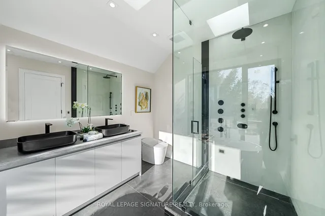 Additional image 18 of 551 Broadway Ave