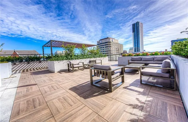 Additional image 17 of 55 Duke St Unit 2207