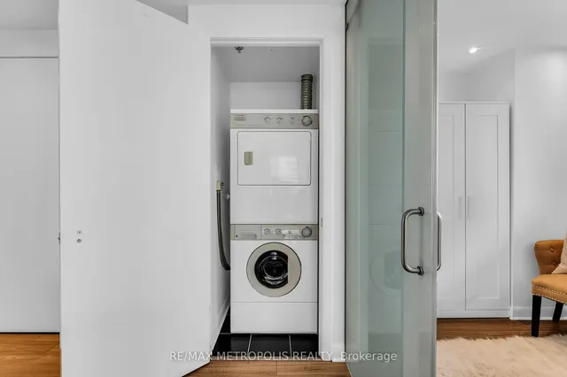 Additional image 28 of 375 King St Unit 3009