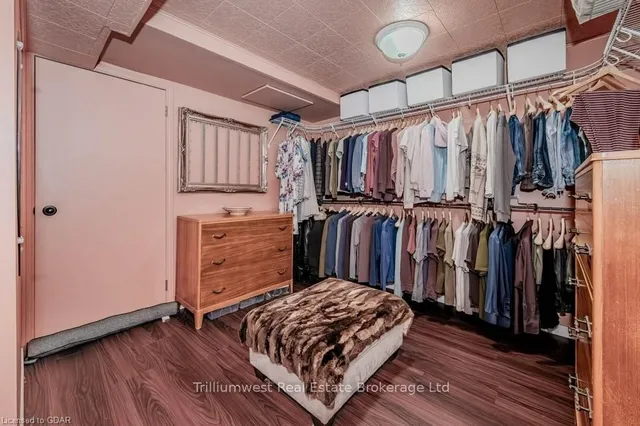 Additional image 31 of 122 MARTINGLEN Cres