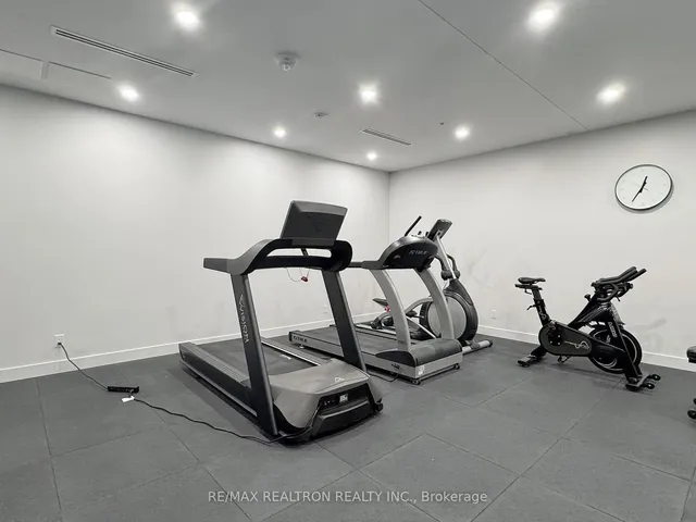 Additional image 37 of 36 Howard Park Ave Unit 302