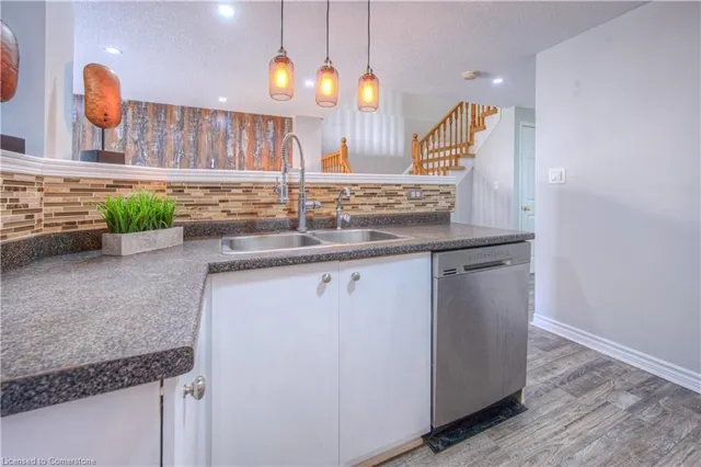 Additional image 10 of 83 Bridlewreath St