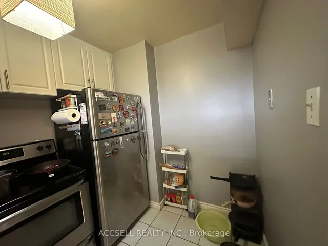 Additional image 4 of 3050 Ellesmere Rd Unit 918