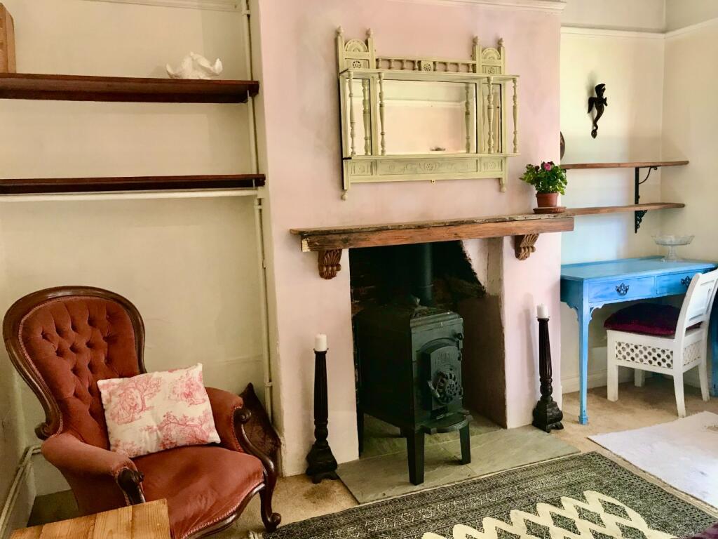 Additional image 5 of Central Glastonbury