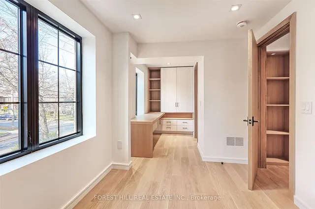 Additional image 27 of 127 Welland Ave