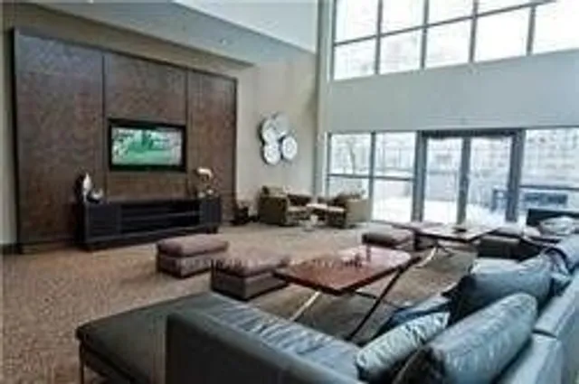 Additional image 11 of 388 Yonge St Unit 7405