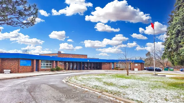 Additional image 36 of 38 Winter Gardens Tr