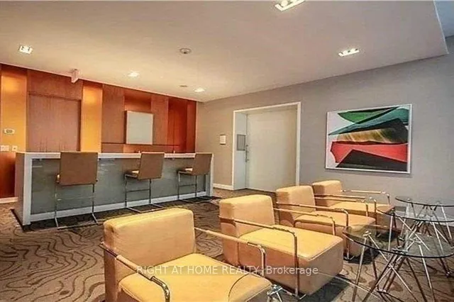 Additional image 7 of 832 Bay St Unit 208