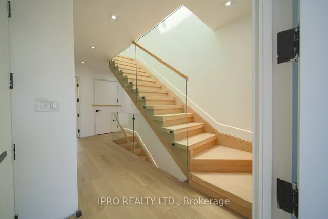 Additional image 20 of 2970B Bayview Ave