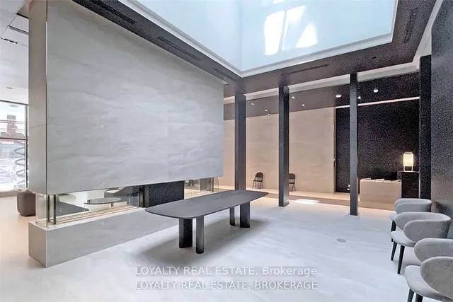 Additional image 16 of 2221 Yonge St Unit 2104